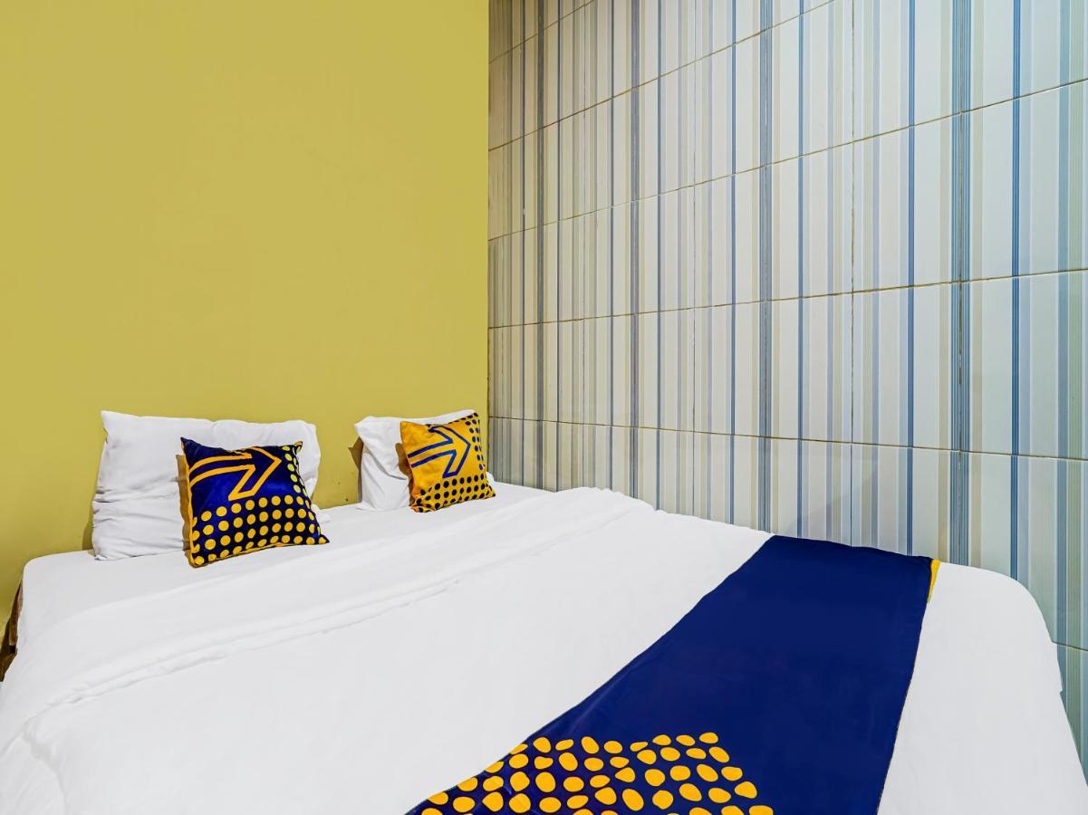 Hotel Spot On 91186 Losmen Yanti Bandung Exteriér fotografie