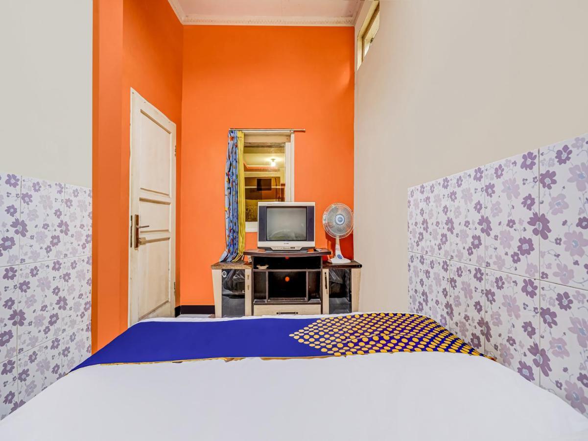 Hotel Spot On 91186 Losmen Yanti Bandung Exteriér fotografie