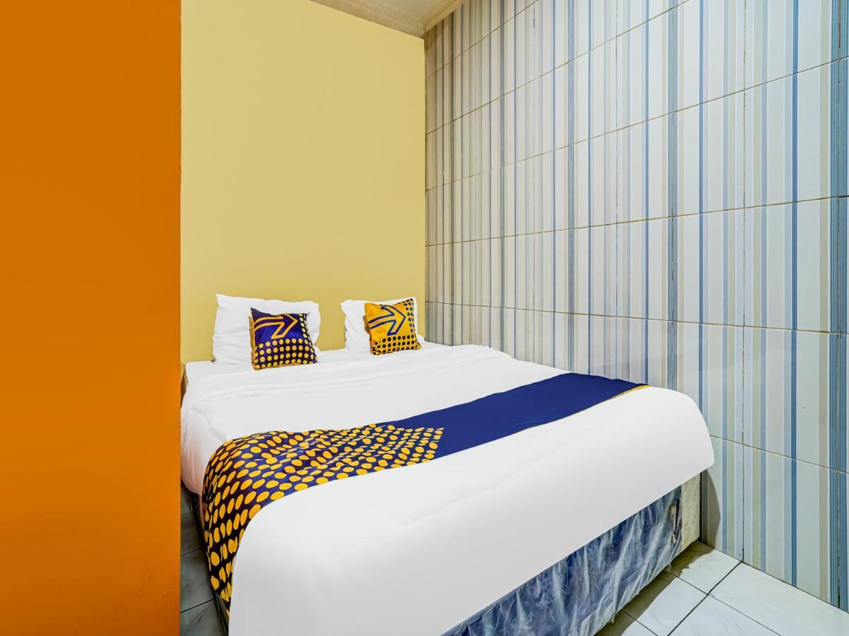 Hotel Spot On 91186 Losmen Yanti Bandung Exteriér fotografie